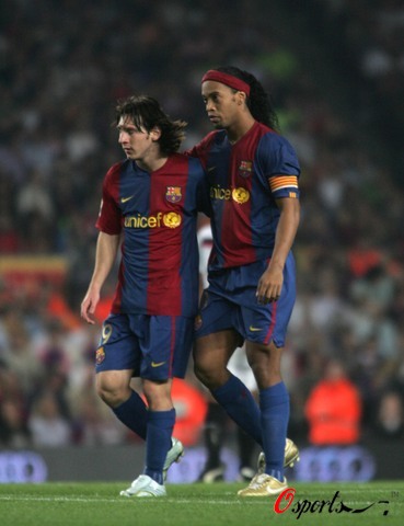 B席达成欧冠百场里程碑，成葡萄牙球员第四人