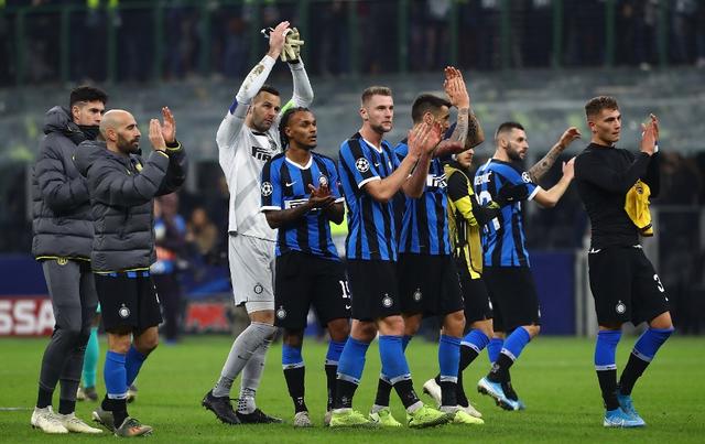 詹姆斯关键时刻稳住全队