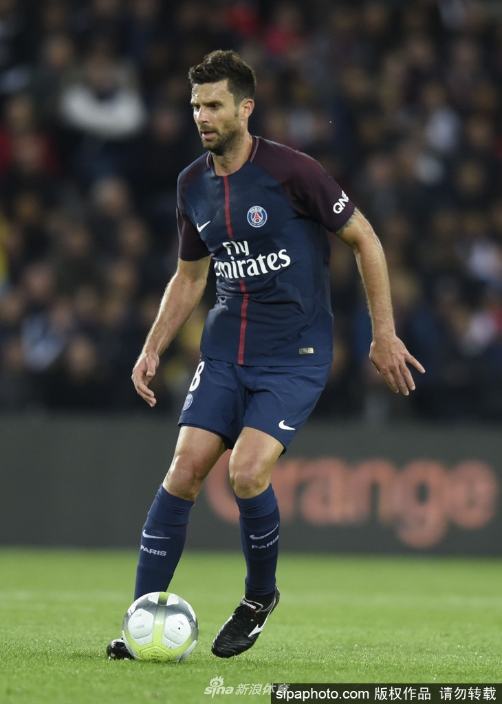 榜眼梦游11中1福克斯空砍25分，米切尔28+8，骑士送马刺交手6连败