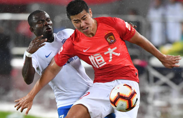 记者：纽卡正密切关注莱斯特城外租球员哈努斯，水晶宫也有意