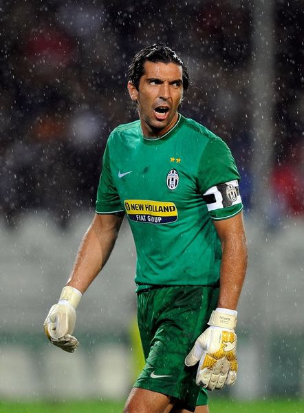 白露水人无力拯救天空。手握飞机和 Satan ，他的输出爆炸，XG晋级主赛事