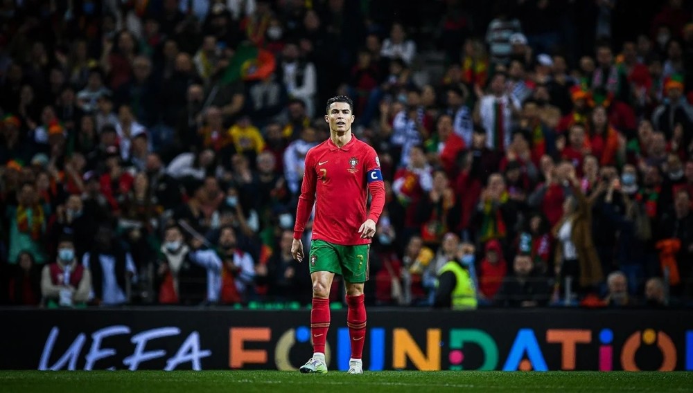 尼古拉斯·佩佩：C罗远不及梅西，圈内所有人都说梅西更好