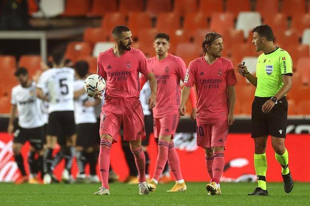 因全队近两年未收到奖金，正备战世非预附加赛的尼日利亚队抵制了训练